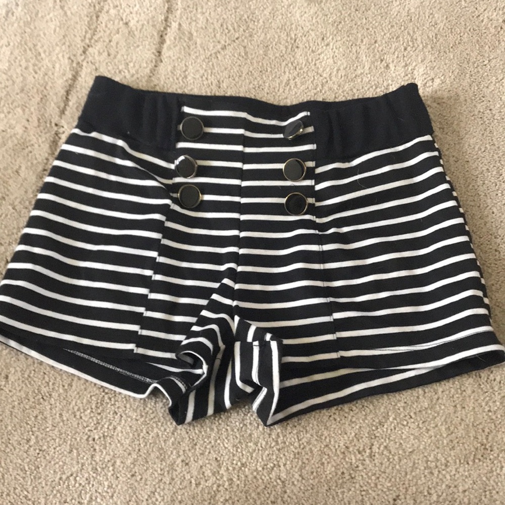 Stripped soft shorts